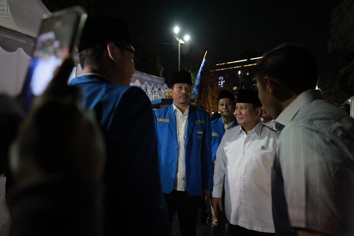 Menteri Pertahanan RI Prabowo Subianto menjadi pembicara dalam acara Hari Ulang Tahun PMII di Benteng Vastenburg, Solo. (Dok. Tim Media Prabowo) 