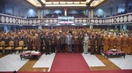 Menteri Pertahanan (Menhan) Prabowo Subianto menghadiri Hari Veteran Nasional di Universitas Sebelas Maret (UNS), Surakarta. (Dok. Tim Media Prabowo)
