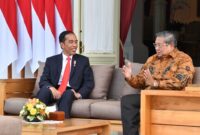 Presiden Joko Widodo dengan Presiden Ke-6 Susilo Bambang Yudhoyono (SBY). (Dok. Demokrat.or.id)