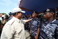 Menteri Pertahanan Prabowo Subianto menyerahkan 1.270 unit motor dinas untuk membantu tugas Babinsa di Papua. (Dok. Tim Media Prabowo Subianto)