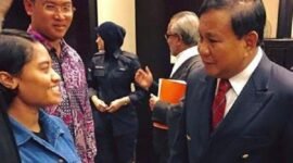 Capres nomor urut 2, Prabowo Subianto dan Wilfrida Soik.. (Dok. Tim Media Prabowo)