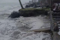 abrasi pantai terjadi di Kelurahan Pasie Nan Tigo, Kecamatan Lubuk Begalung, Kota Padang. (Dok. BPBD Kota Padang)