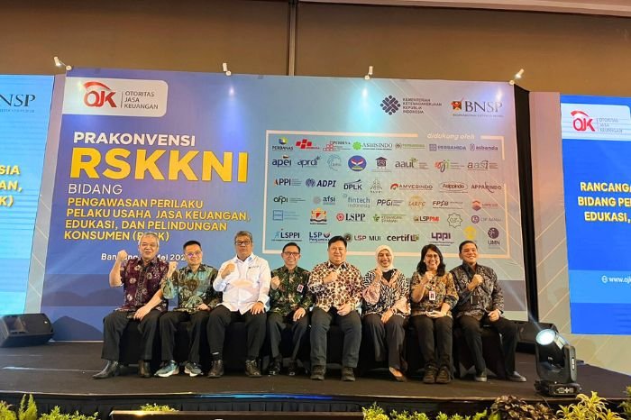 Prakonvensi Nasional RSKKNI di Bidang Pengawasan Perilaku Pelaku Usaha Jasa Keuangan, Edukasi, dan Pelindungan Konsumen (PEPK) di Hotel Hilton Bandung,  Selasa (21/5/24). (Doc.Ist)