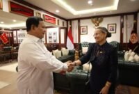 Menteri Pertahanan RI Prabowo Subianto bersama Duta Besar Amerika Serikat (AS) H.E. Mrs. Kamala Shirin Lakhdir di kantor Kementerian Pertahanan RI. (Dok. Kemhan.go.id)