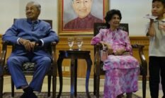 Usia 100 Tahun Mahathir Mohamad: Inspirasi Panjang Umur Sehat