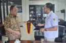 Ketua Umum Persatuan Layangan Aduan Seluruh Indonesia H. Essa Muhammad bersama Ketua Umum KONI Pusat Marciano Norman secara resmi menandatangani Nota Kesepahaman.