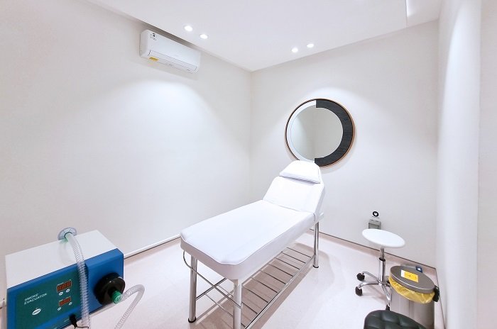 Ultherapy Prime Jakarta menawarkan layanan skin tightening nonbedah dengan teknologi MFU-V. Layanan home visit menjadi pilihan bagi pasien yang mengutamakan privasi dan fleksibilitas tanpa mengabaikan evaluasi dokter. (Dok. Ultherapy Prime Jakarta)